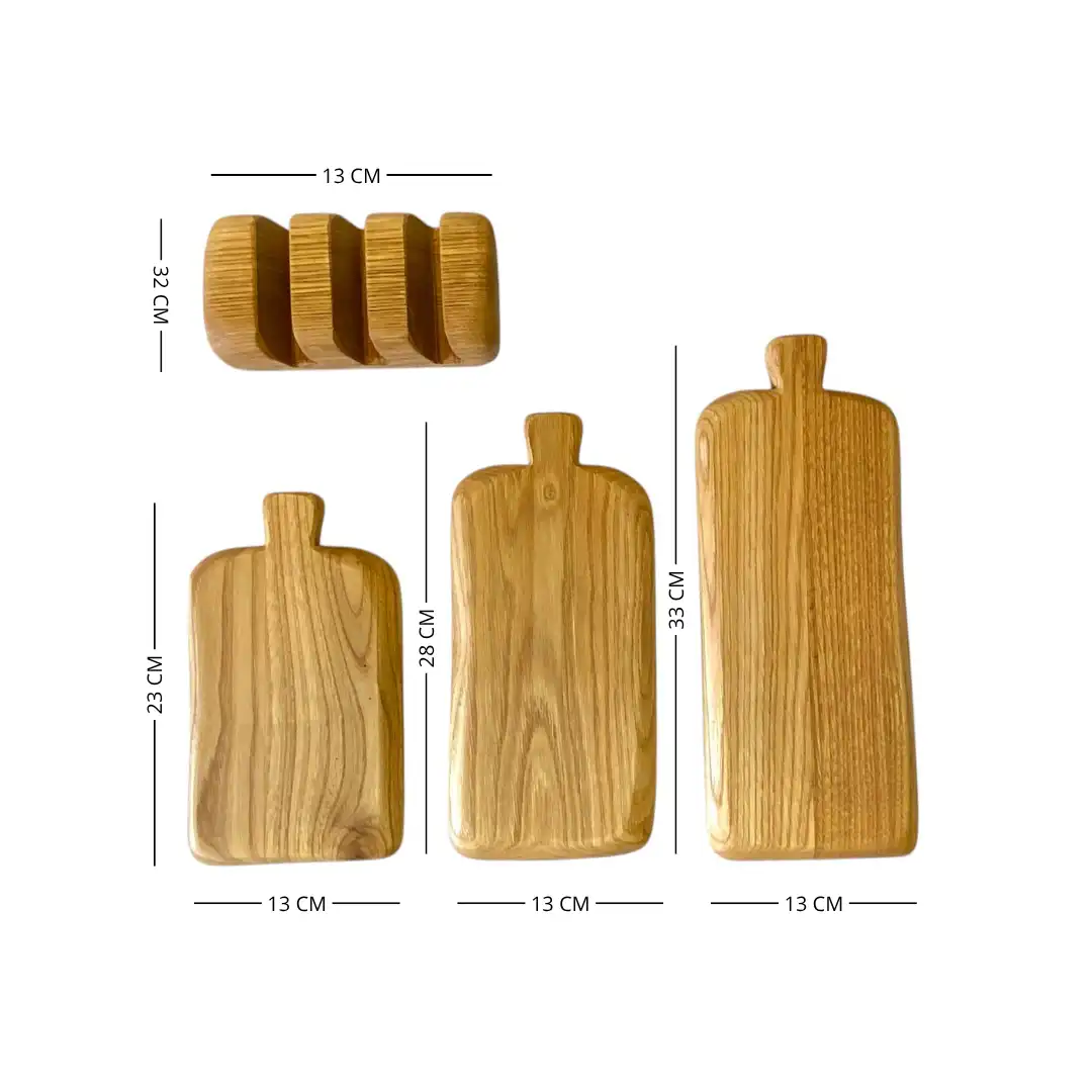 Tre taglieri in castagno da 23x13, 28x13 e 33x13 cm con base